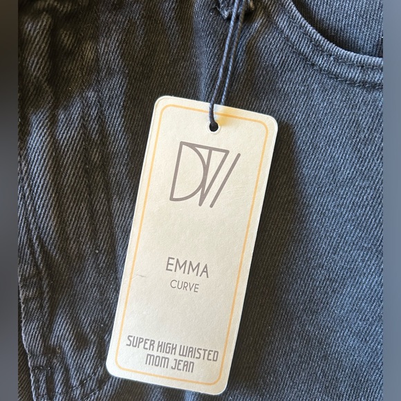 DTT (Don’t Think Twice) Plus Veron relaxed fit mom jeans in washed black NWT - Picture 8 of 11